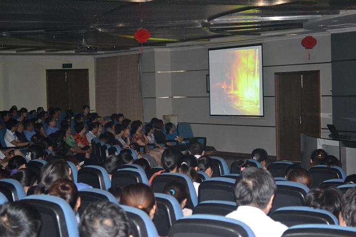 舐め犯し3波多野结衣