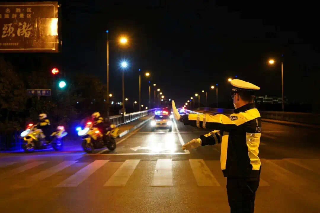 舐め犯し3波多野结衣