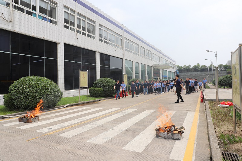 舐め犯し3波多野结衣