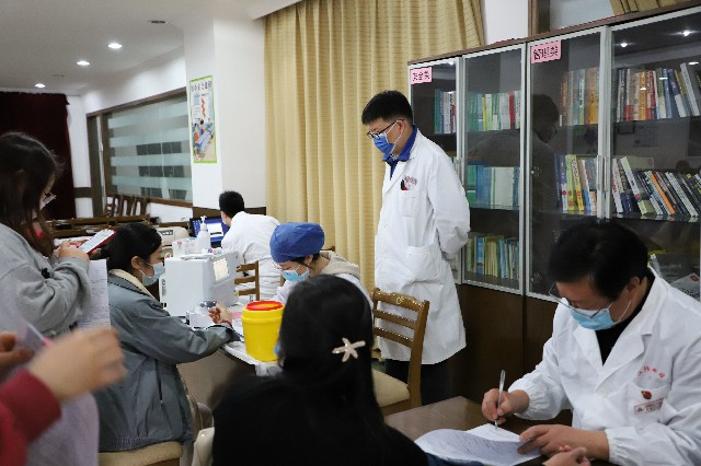 舐め犯し3波多野结衣