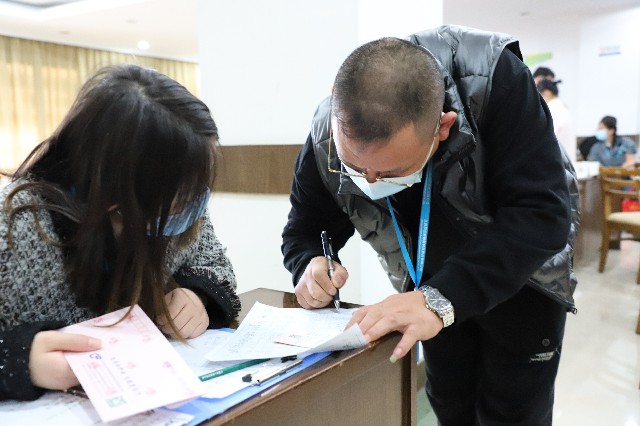 舐め犯し3波多野结衣