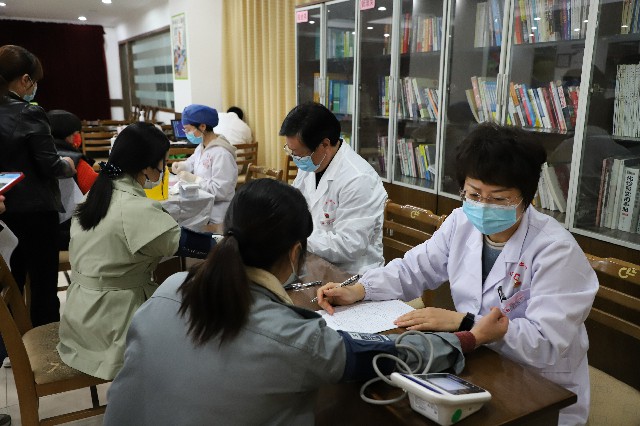 舐め犯し3波多野结衣