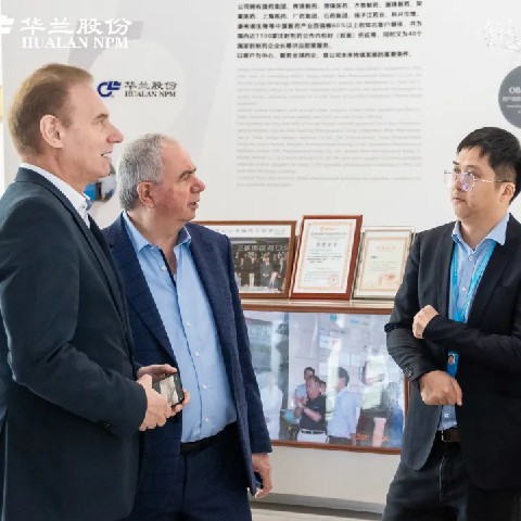 舐め犯し3波多野结衣