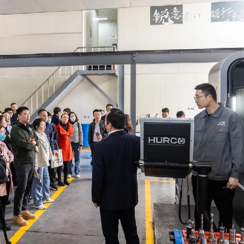 舐め犯し3波多野结衣