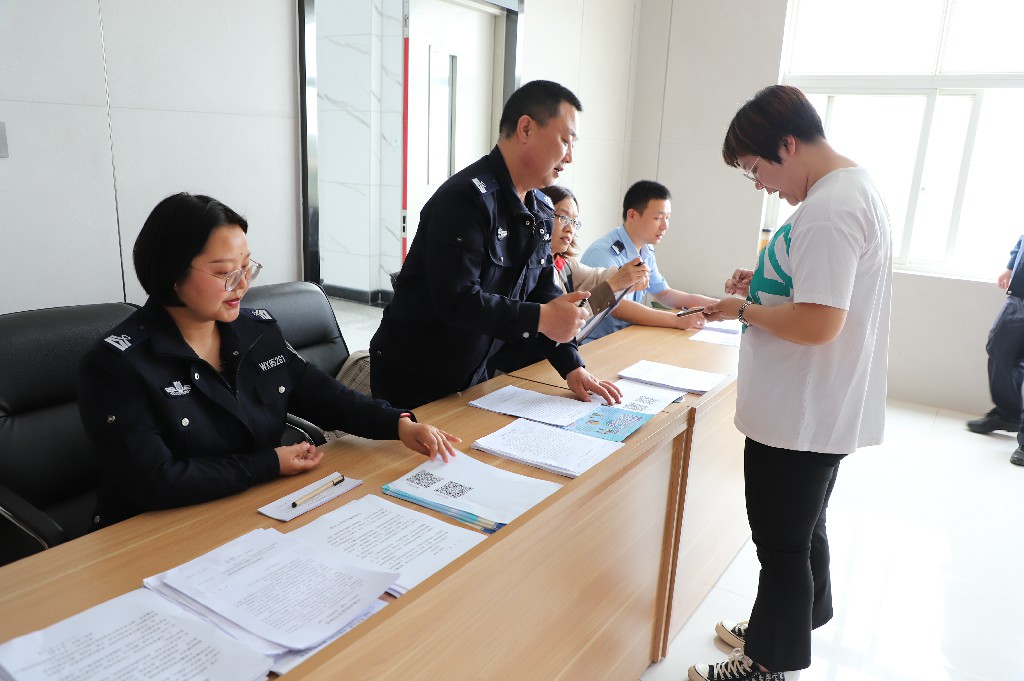 舐め犯し3波多野结衣