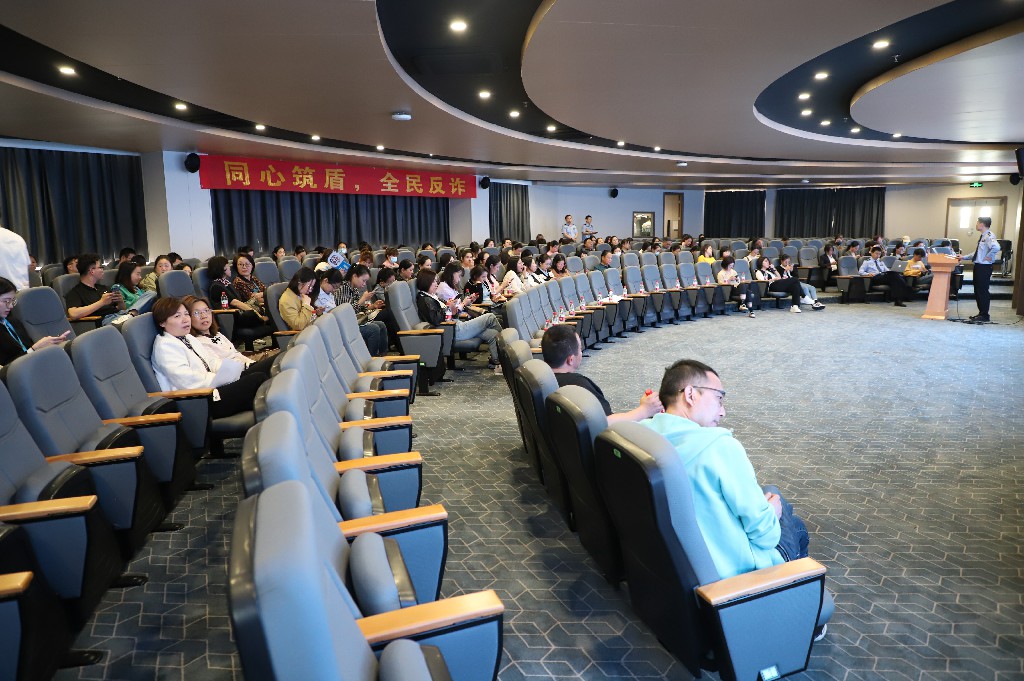 舐め犯し3波多野结衣