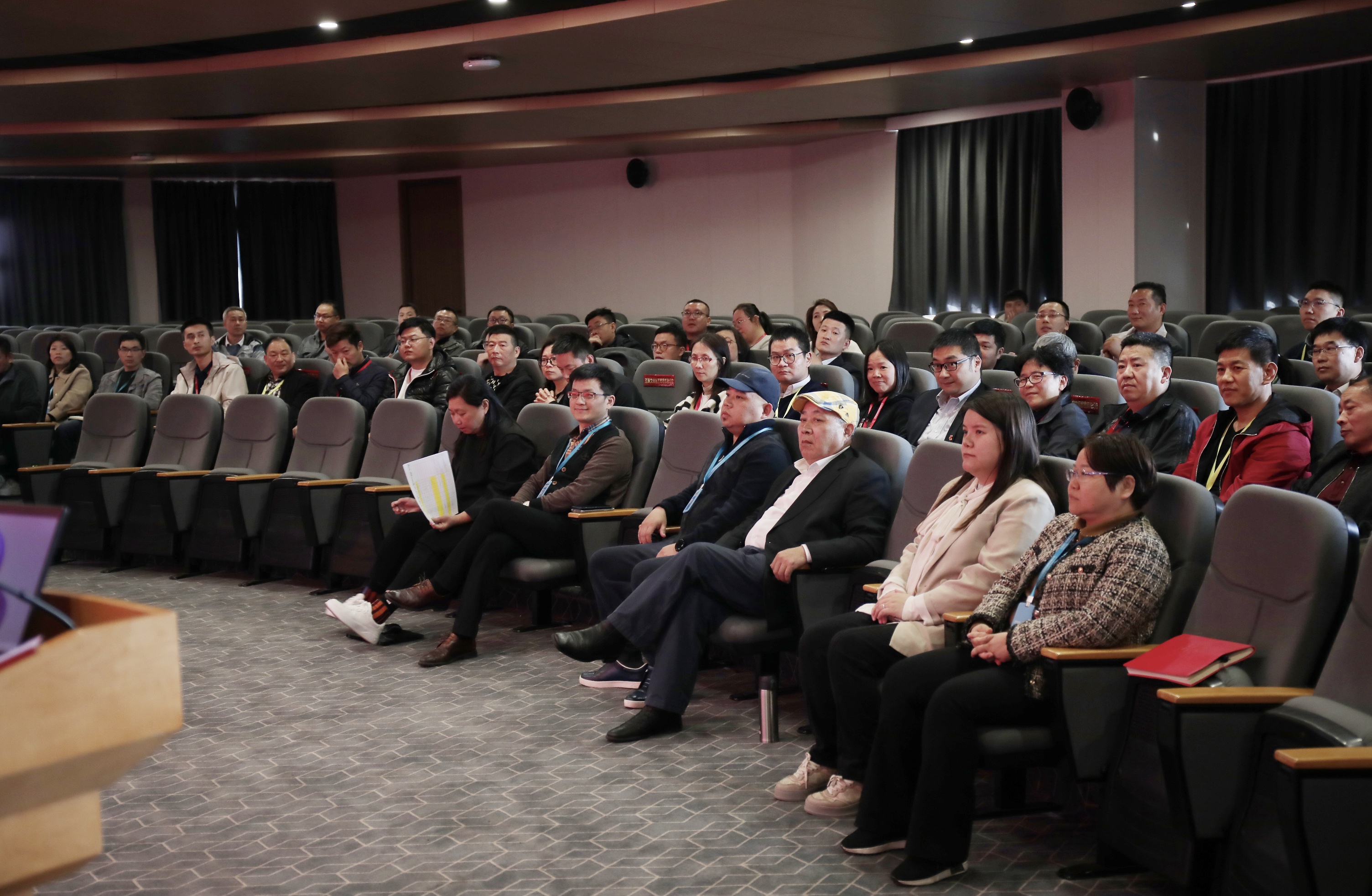 舐め犯し3波多野结衣