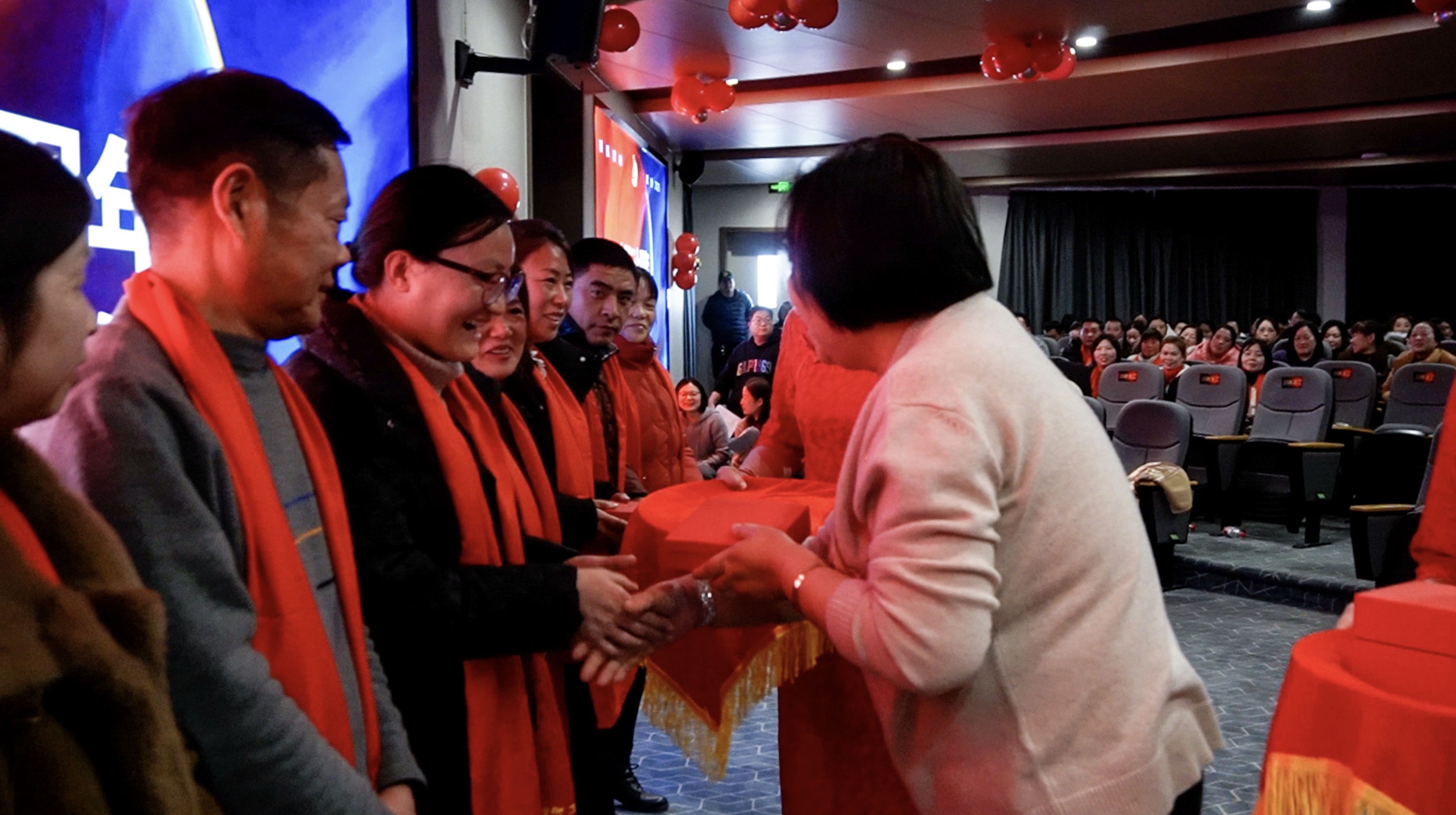 舐め犯し3波多野结衣